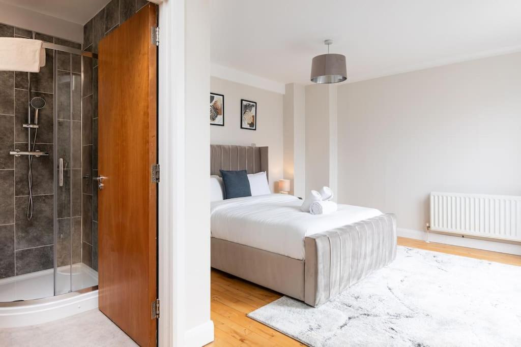 Modern Penthouse Apartment 2 Bed, 2 Bath Sleeps 6 City Centre ベルファスト エクステリア 写真