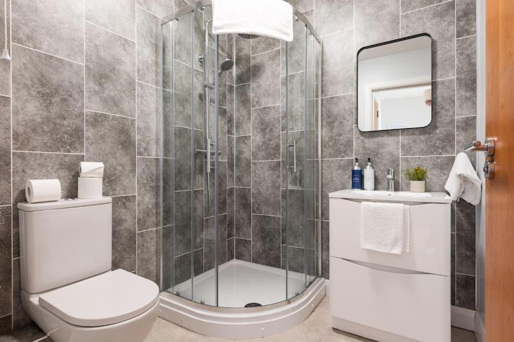 Modern Penthouse Apartment 2 Bed, 2 Bath Sleeps 6 City Centre ベルファスト エクステリア 写真