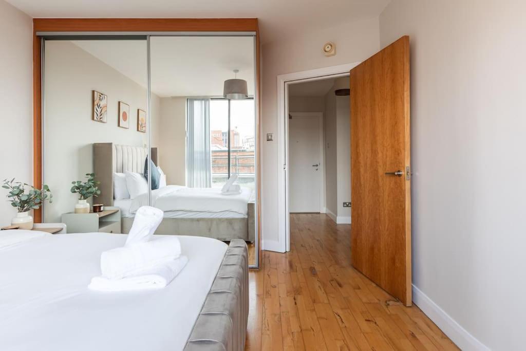Modern Penthouse Apartment 2 Bed, 2 Bath Sleeps 6 City Centre ベルファスト エクステリア 写真