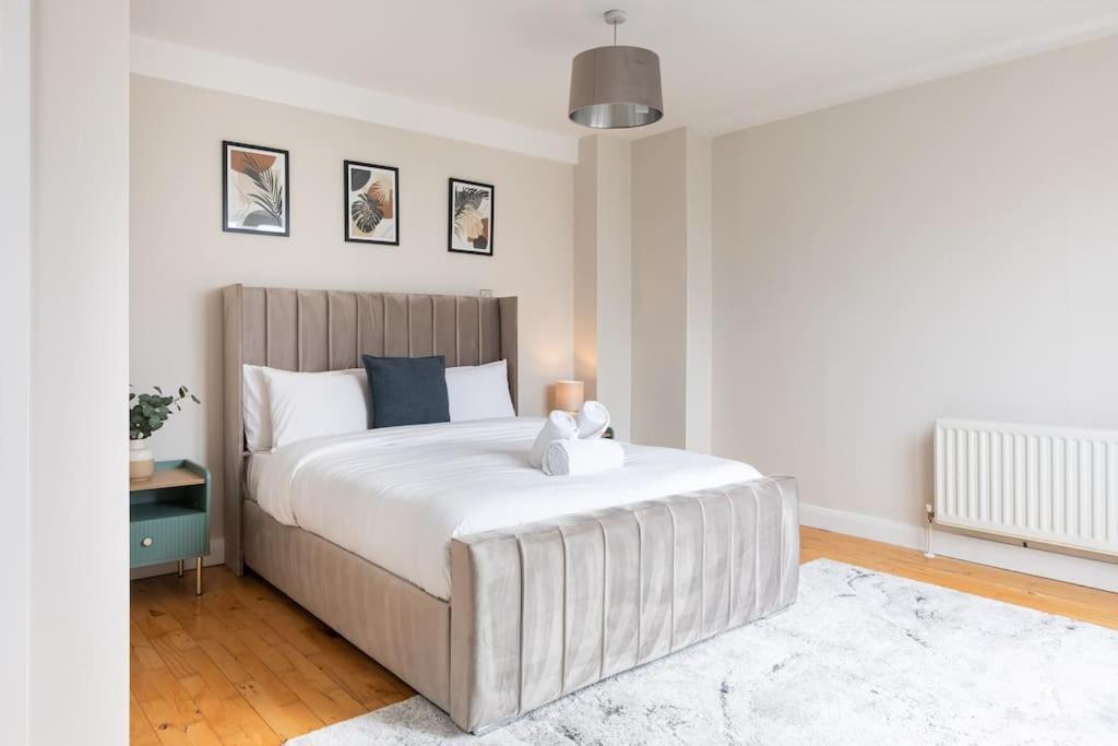Modern Penthouse Apartment 2 Bed, 2 Bath Sleeps 6 City Centre ベルファスト エクステリア 写真