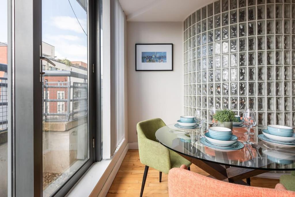 Modern Penthouse Apartment 2 Bed, 2 Bath Sleeps 6 City Centre ベルファスト エクステリア 写真