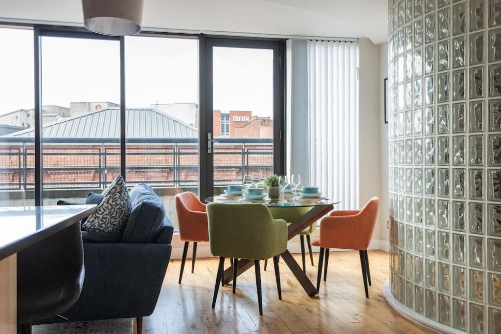 Modern Penthouse Apartment 2 Bed, 2 Bath Sleeps 6 City Centre ベルファスト エクステリア 写真