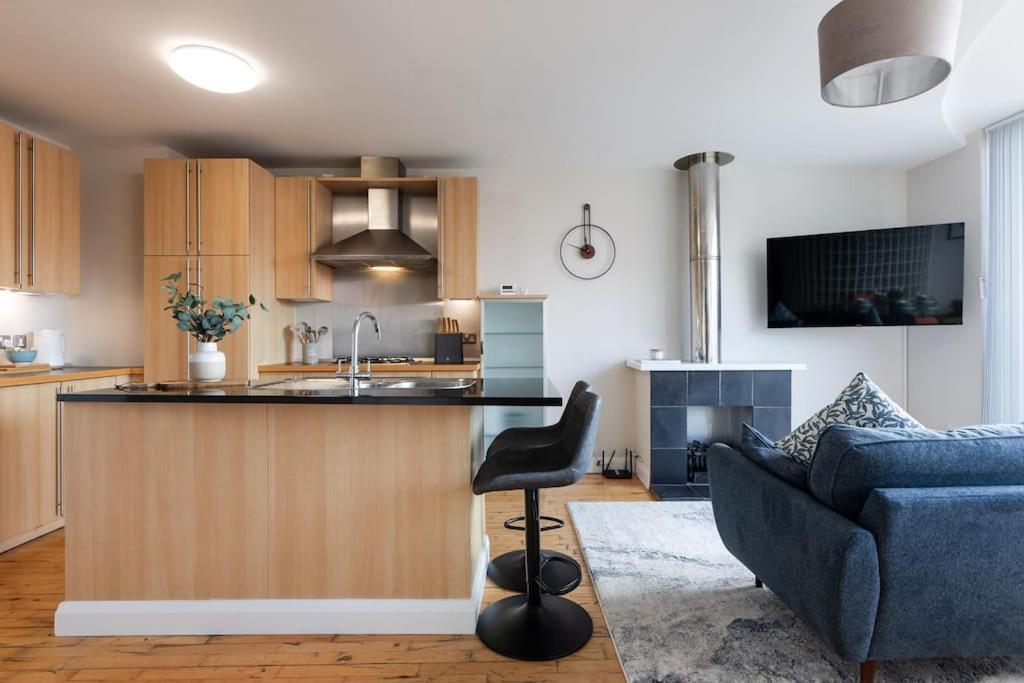 Modern Penthouse Apartment 2 Bed, 2 Bath Sleeps 6 City Centre ベルファスト エクステリア 写真